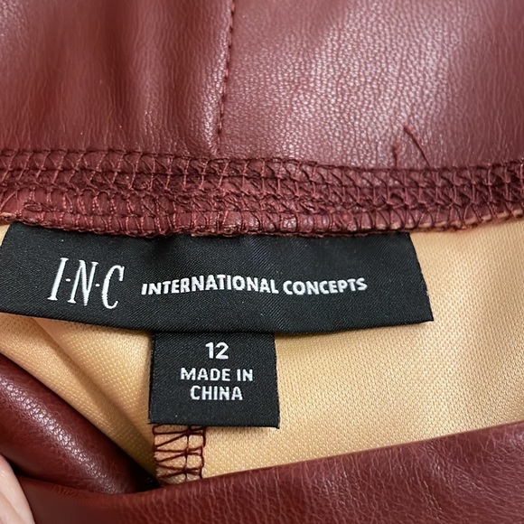 🎉NWT -INC - Burgundy Faux Leather Stretch Leggings size 12 - Picture 4 of 6